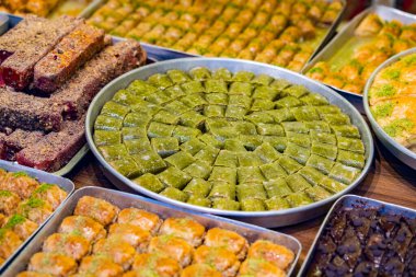 Markette tatlı yiyecekler, Bakü, Azerbaycan
