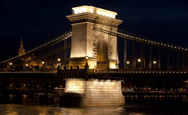 Puente Cadena Noche Budapest Hungary — Foto de Stock