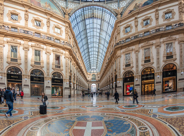 фасад базилики Санта Мария дель Фьоре во Флоренции, Италия
