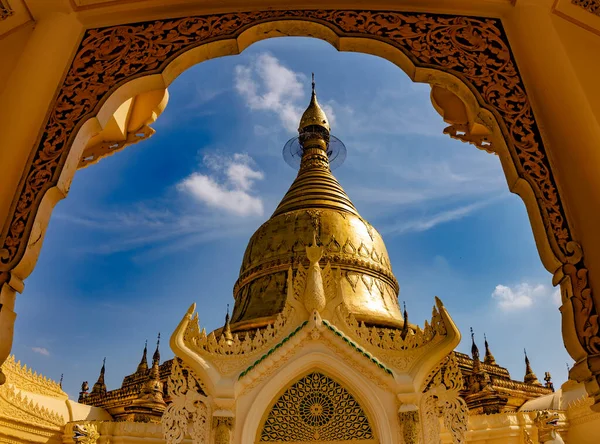 Golden Pagoda Wat Phra Singh Thailand — Stock Photo, Image