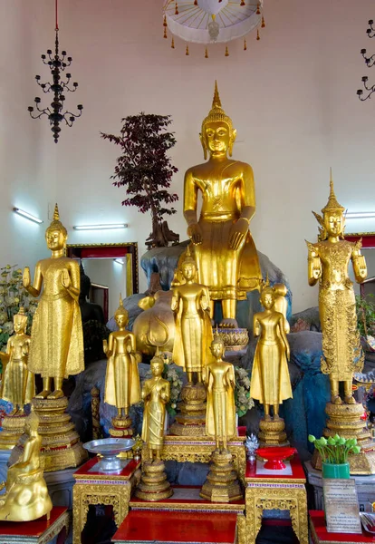 Estatua Dorada Buddha Wat Phra Kaeo Bangthe Thailand — Foto de Stock