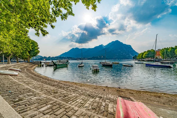 Boats Lake Mountains — Stock Photo, Image