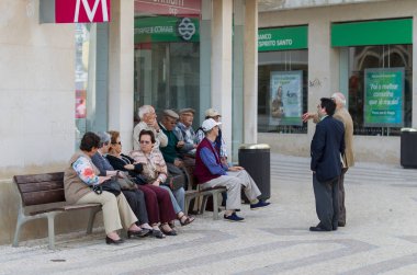 Şehirdeki bir grup insan