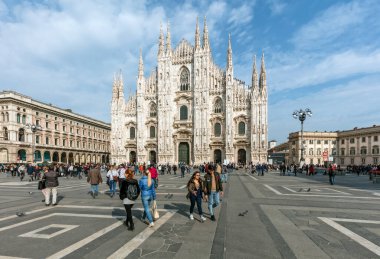 Milan, İtalya 'daki ünlü Piazza San Marco manzarası