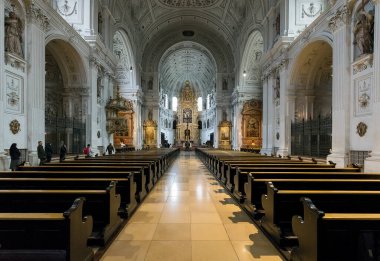 Kudüs, İsrail 'deki Aziz George Katedrali' nin içinde.