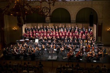 Konser salonunda klasik müzik konseri