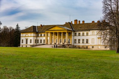 Schwerin şehrindeki eski şatonun manzarası