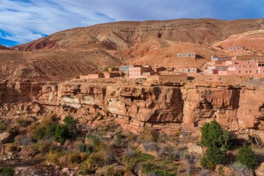 Fas 'ta, dağ çölünde eski bir kasaba.