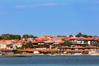 NESSEBAR, BULGARIA - 20 Temmuz 2016: Eski Nessebar kasabası. Antik Nessebar kenti UNESCO 'nun dünya mirası sahası.