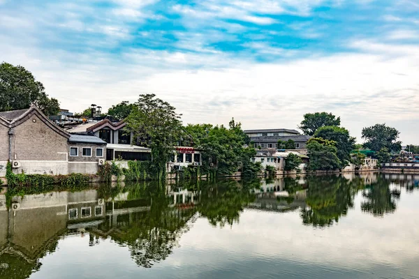 Bel Endroit Touristique Avec Jardin Rivière Maisons Chine — Photo