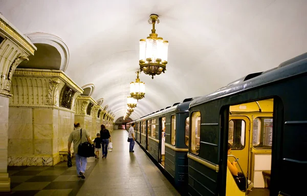 Die Alte Eisenbahnbrücke Der Stadt Moskau — Stockfoto