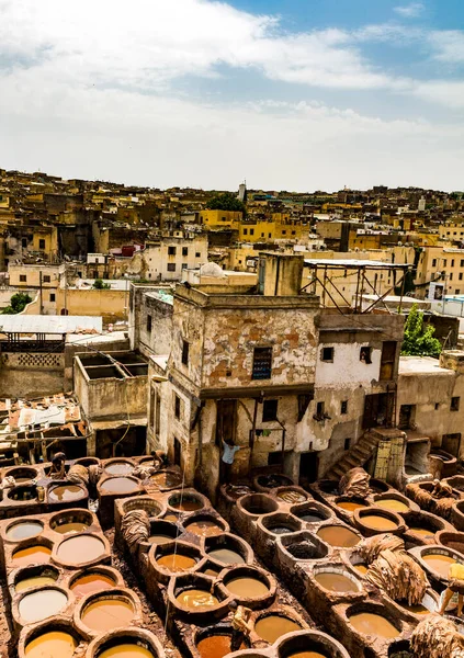 Fez Marrocos Julho 2014 Tradicional Souk Curtume Fez Marrocos — Fotografia de Stock