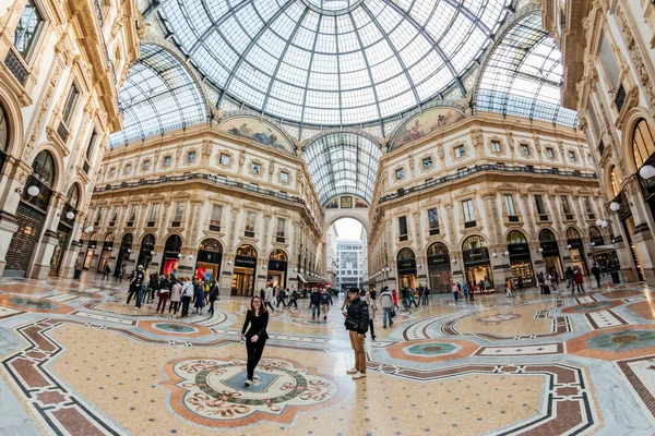 Famoso Piazza Vittorio Emanuele Milão Itália — Fotografia de Stock