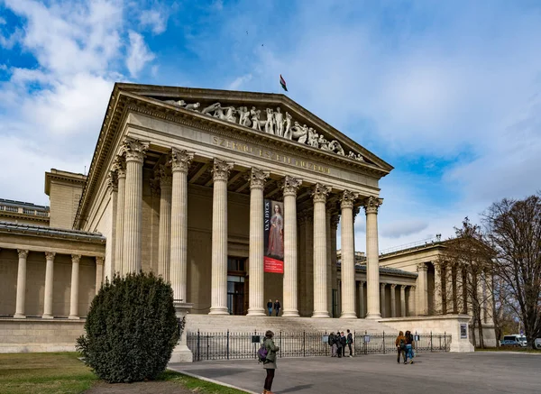 Historisches Gebäude Mit Säulen Ungarn — Stockfoto