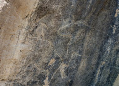 Gobustan Ulusal Parkı 'nda antik kaya oymacılığı. Bakü, Azerbaycan yakınlarındaki Gobustan 'da Petroglyphs Sergisi 