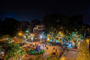 Asya şehrinin gece manzarası 