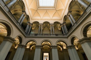 Güzel tarihi binanın içi.