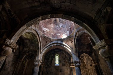 HAGHPAT, ARMENIA - 19 Temmuz 2015: Haghpat Manastırı, Haghpat, Ermenistan 'daki bir ortaçağ Ermeni manastırı. Manastır 976 yılında kuruldu..