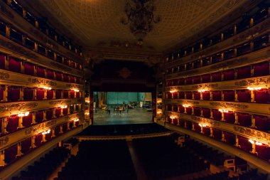 Tarihi binadaki konser salonunun içi