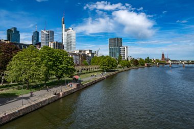 Frankfurt şehri manzarası. Ben Almanya.
