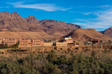 Fas 'ta, dağ çölünde eski bir kasaba.