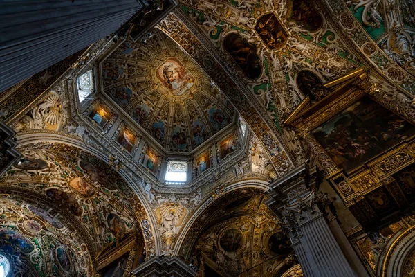 Interior Antigua Iglesia Cristiana — Foto de Stock
