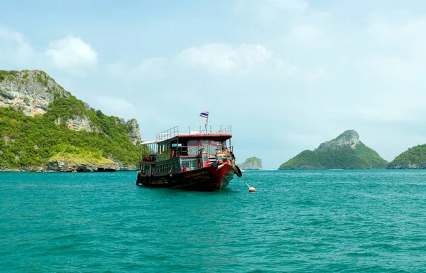 Beautiful Tropical Landscape Boat Sea — Stock Photo, Image