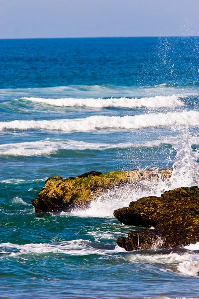 Waves Crashing Rocks Atlantic Ocean — Stock Photo, Image