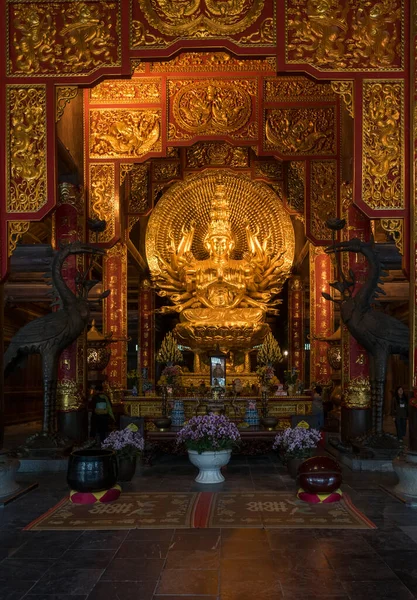 Bai Dinh Vietnam Enero 2019 Buda Bronce Dorado Templo Bai — Foto de Stock