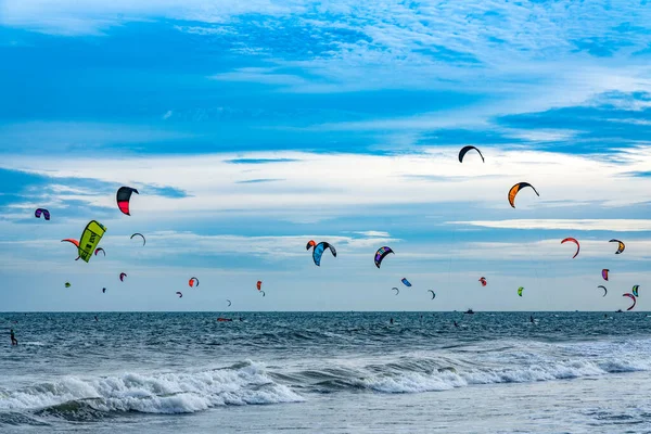 Mui Vietnam December 2018 Kite Surfers Bamboo Village Resort Beach — Stock Photo, Image