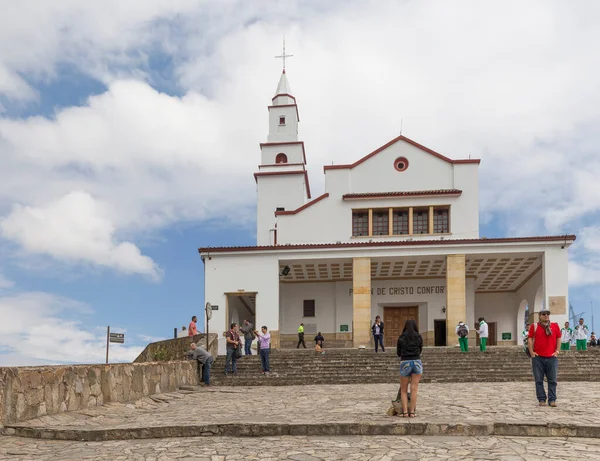 ボゴタ コロンビア 2015年10月22日 人々はモンセラーテの丘を訪問します ボゴタはラテンアメリカで最も急速に成長している主要都市です — ストック写真