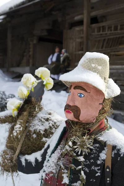 Retrato Hombre Con Traje Tradicional Con Barba Sombrero Nieve —  Fotos de Stock