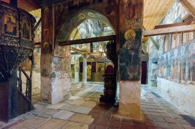 NESSEBAR, BULGARIA - 18 Temmuz 2016: Saint Stephen Kilisesi İçişleri. 11. ve 13. yüzyıllarda inşa edilmiş. Başlangıçta kilise Kutsal Ana 'ya adanmıştı..