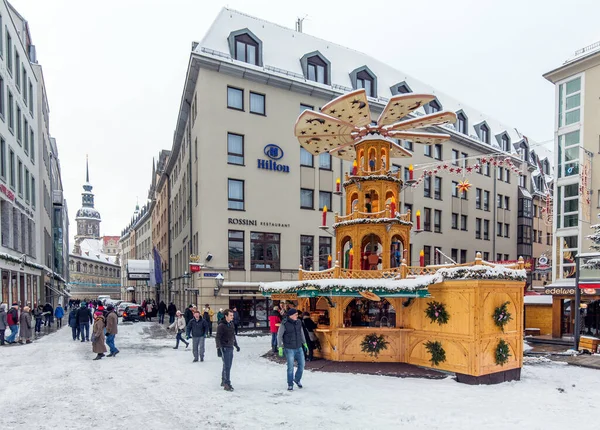 München Duitsland Maart 2018 Viktualienmarkt Bij Zonsondergang Een Dagelijkse Levensmiddelenmarkt — Stockfoto