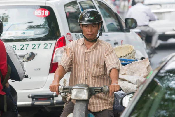 Homem Uma Motocicleta Rua — Fotografia de Stock