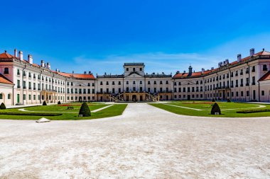 İsveç 'teki Stockholm şehrinin merkezindeki kraliyet sarayının manzarası.