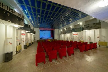 Tiran, Arnavutluk - Haziran 12018: Bunkart 2, Tiran 'ın şehir merkezindeki nükleer sığınağı Arnavutluk tarih müzesine dönüştürüldü 