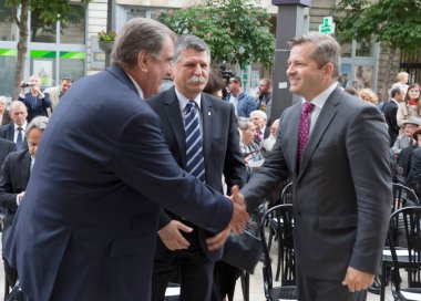 İş adamlarıyla iş konferansı