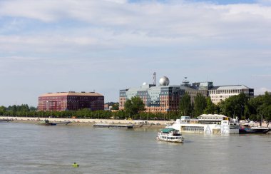 BUDAPEST, HUNGARY - 14 Mayıs 2013 'te Budapeşte' deki ELTE Bilim Fakültesi binası. Eotvos Lorand Üniversitesi (ELTE) Macaristan 'ın en büyük ve en eski üniversitesidir..