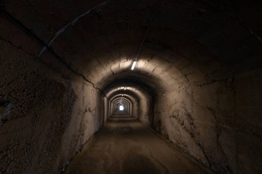 Tiran, Arnavutluk - Haziran 12018: Bunkart 2, Tiran 'ın şehir merkezindeki nükleer sığınağı Arnavutluk tarih müzesine dönüştürüldü  