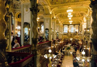 Budapeşte, Macaristan - 13 Ekim 2016: Budapeşte şehir merkezindeki Boscolo Oteli.
