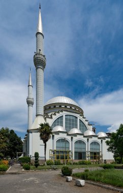 Shkoder, Arnavutluk - 1 Haziran 2018: Arnavutluk 'un başkenti Şkoder' de Ebu Bekr Camii 'nin veya Büyük Camii' nin inşası.
