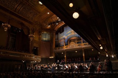 Eski müzikholdeki konser.