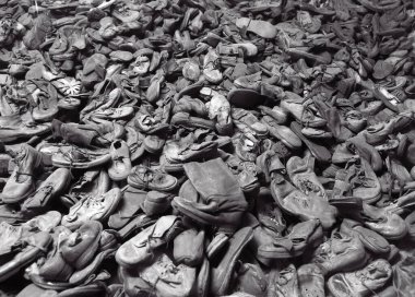 OSWIECIM, POLAND - 22 Ekim 2012 'de Polonya' nın Oswiecim kentinde eski bir Nazi imha kampı olan Auschwitz Kampı II. Avrupa 'daki en büyük Nazi toplama kampıydı..