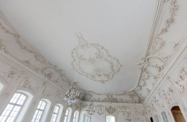 Pilsrundale, Letonya - 1 Mayıs 2016; Rundale Sarayı. Rundale Sarayı, Letonya 'nın en seçkin Barok ve Rococo sanat eserlerinden biridir..