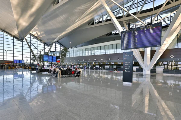 近代空港ターミナルの内装 — ストック写真
