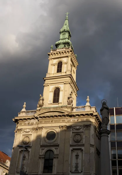 Mały Kościół Katolicki Budapeszcie — Zdjęcie stockowe
