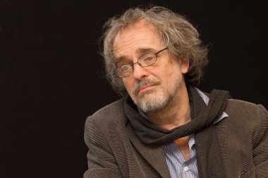 Macar Film Akademisi rektörü Tamas Ascher, 29 Mayıs 'ta röportaj verdi. 29 Mayıs 2012.Ascher geçen yıl Cate Blanchett ve Hugo Weaving ile Washington 'da çalıştı..