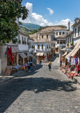 Madeira adasının eski köyünün kutsal kasabasının manzarası.
