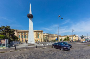BÜKREŞ, ROMANIA, 2 Mayıs 2017: Romanya 'nın Bükreş kentindeki Devrim Meydanı. Bu, 1989 yılında pek çok insanın özgürlük için öldüğü merkez Bükreş 'teki en önemli meydanlardan biri.